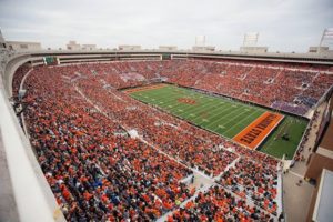 study-finds-large-gap-between-graduation-rates-of-black-white-football-players